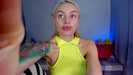 YourLizzyDoll webcam model stream image