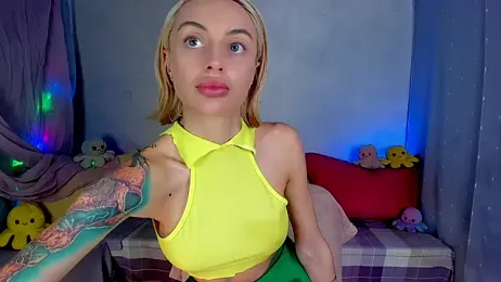 YourLizzyDoll webcam model stream image