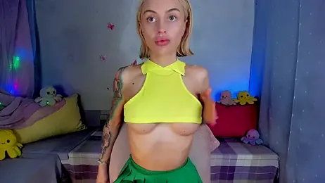 YourLizzyDoll webcam model stream image