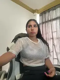 bella-black webcam model stream image