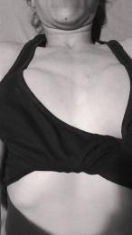 LaralallA webcam model stream image
