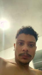 GaellSouz webcam model stream image