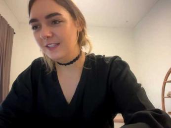 RoxyHorny webcam model stream image