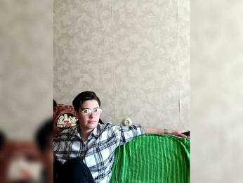 LiveWith-Me webcam model stream image