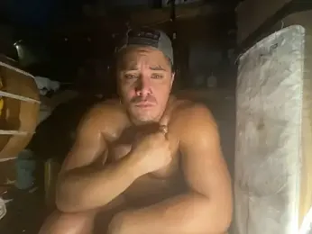 GirThySamoanSupermanXXL webcam stripchat model stream image