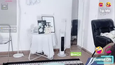 momo-5952 webcam model stream image