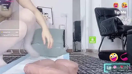 momo-5952 webcam model stream image