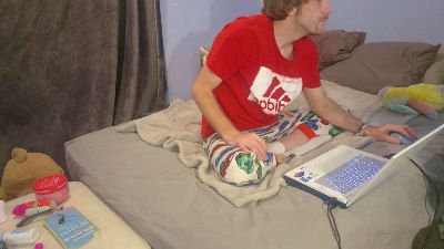 LittleSneakers9 webcam model stream image