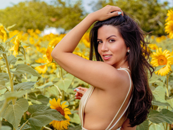 LolaCol webcam model stream image