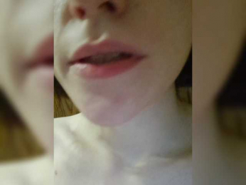 Moonlitmiragea webcam model stream image