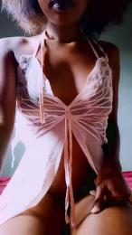 avrilas webcam model stream image