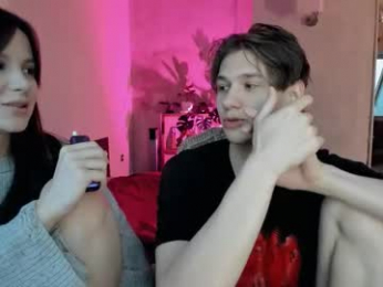 yourher0in webcam model stream image