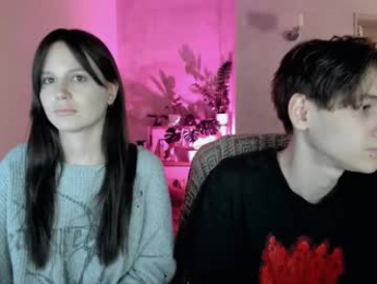 yourher0in webcam model stream image