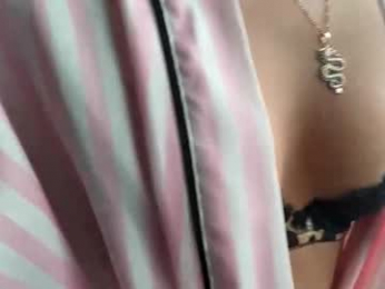 luvlivvyy webcam model stream image