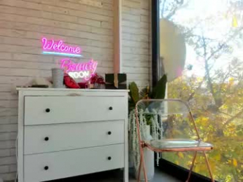 britney_charm webcam model stream image