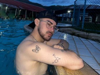 BrunoWalker webcam model stream image