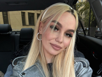 LynGriscom webcam model stream image