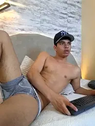 Benjamin_More webcam model stream image
