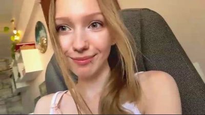 MarvaHelland webcam cam4 model stream image