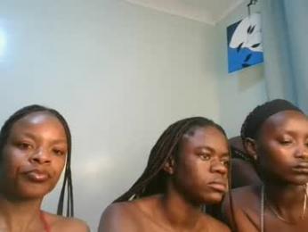 petite_luxe1 webcam model stream image
