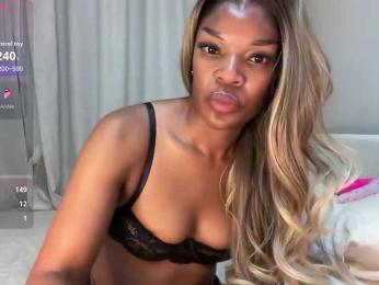 LunaJoCream webcam model stream image
