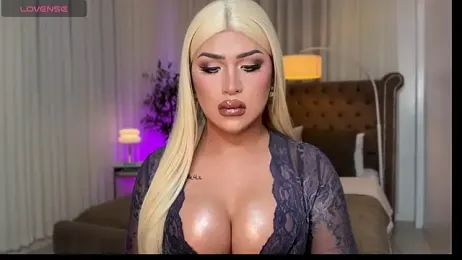 Your_Majesty_Tyra webcam model stream image