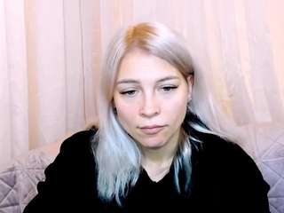 kristihoward webcam model stream image