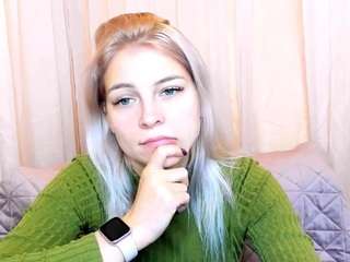 kristihoward webcam camsoda model stream image