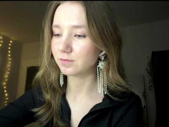 lisasmall webcam bongacams model stream image