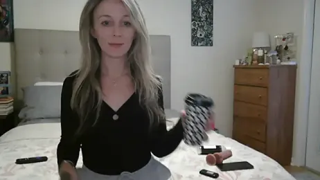 Heyitsmee33 webcam model stream image