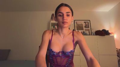 naomi352 webcam model stream image