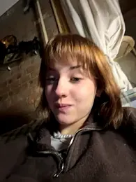 Only_April webcam model stream image