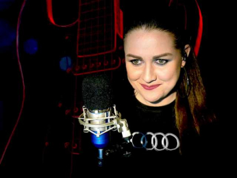 Meskhimusic webcam model stream image