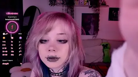 Lollyshy webcam model stream image