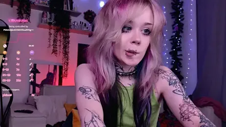 Lollyshy webcam model stream image