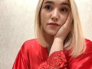 Krissy Equia webcam model stream image