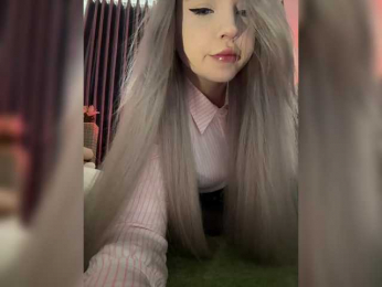 LittleDelora webcam bongacams model stream image