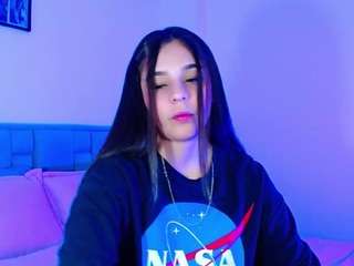 astrid-girl webcam model stream image