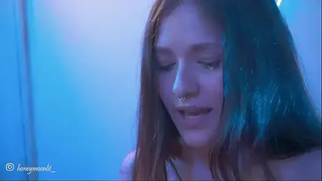 honeey_ webcam model stream image