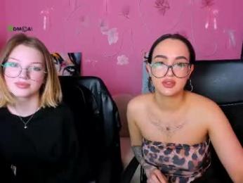 gia_lee_ webcam model stream image