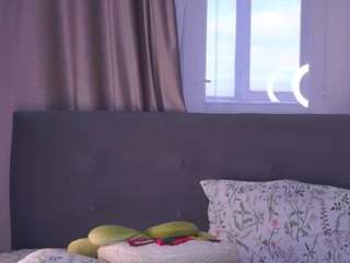 blue-bow webcam model stream image