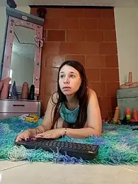 RubyEmerald webcam model stream image