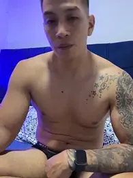 blackbullger_ webcam model stream image