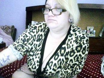 sweetmommy webcam model stream image