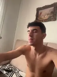 kingale- webcam model stream image