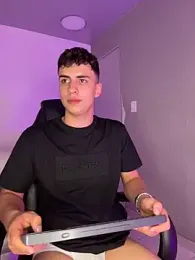 AdrianRinaldi webcam model stream image