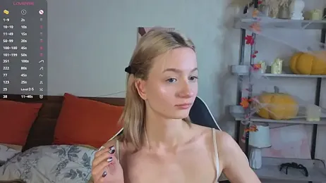 IdaValenti webcam stripchat model stream image