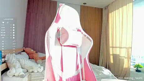 aesthetics__tease webcam model stream image