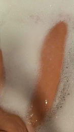 Misspoussy webcam model stream image