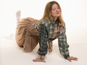 AlicePilgrim webcam model stream image